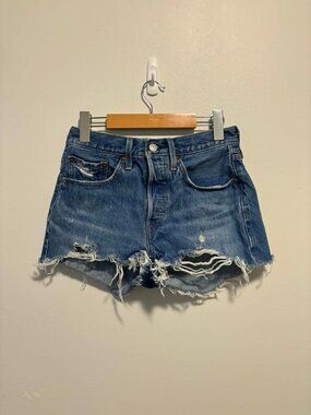 Levi’s 501 - high rise 5 button denim shorts - size 26